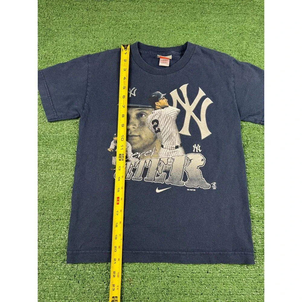 VTG Y2K Nike Derek Jeter Graphic T-Shirt Yankees Captain Youth Small